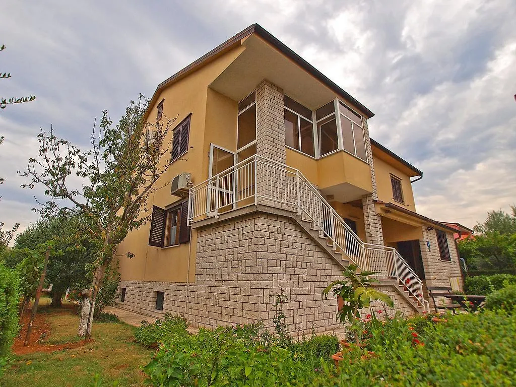 Apartments Biskupije 1158 Medulin
